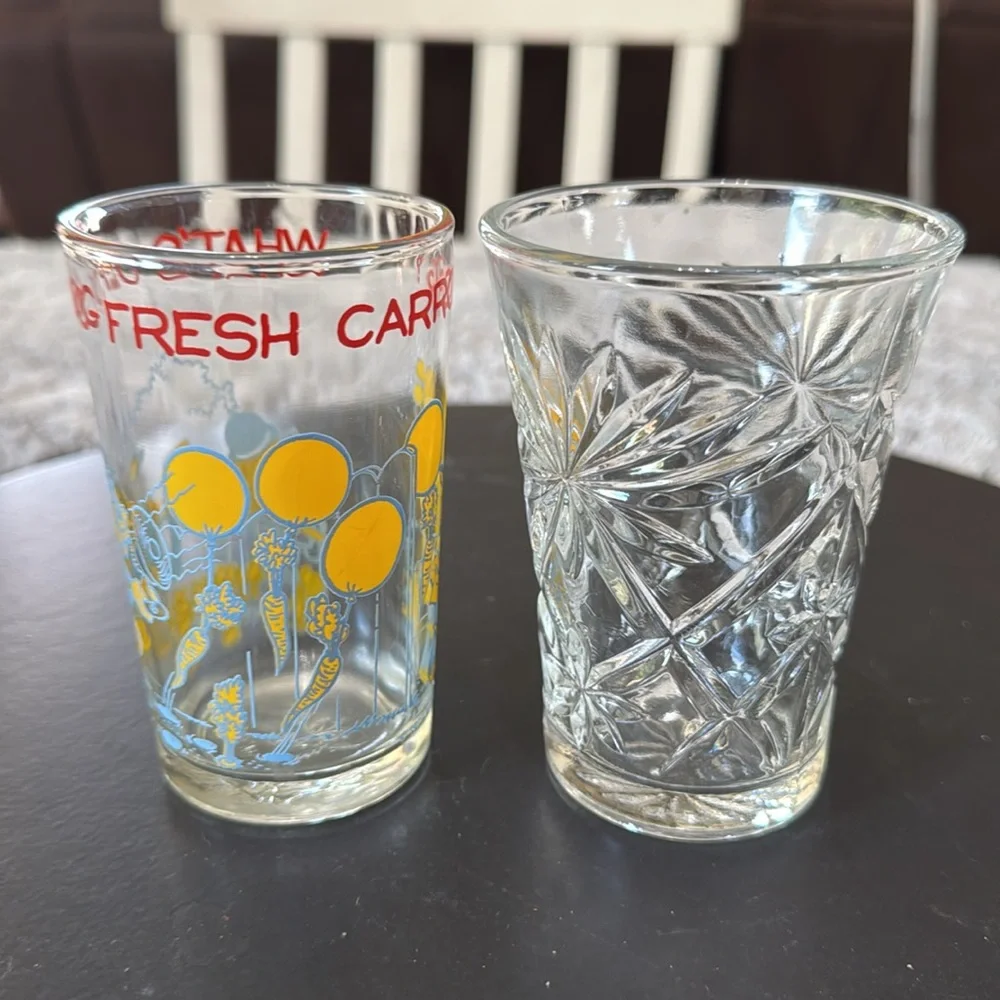 Vintage 1974 Warner Bros. Welchs Jelly Juice Glass featuring Bugs Bunny Cartoon‎